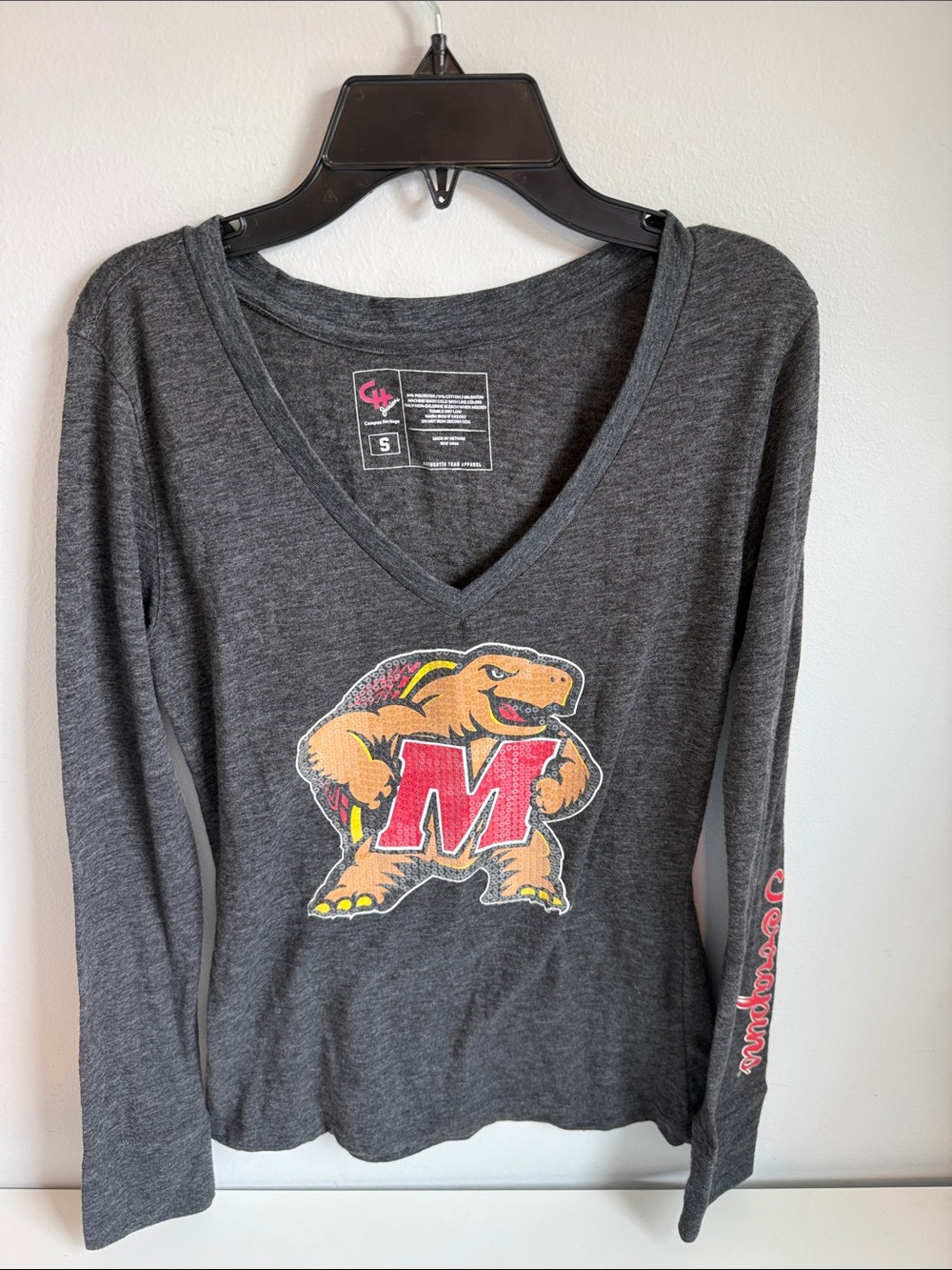 MARYLAND TERRAPINS Women's Dark Gray V-Neck Long Sleeve Tee with Maryland Logo